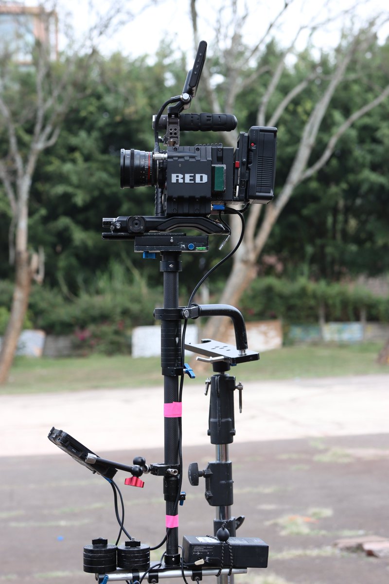 ReallyNowBro's tweet photo. This is a week for filmmaking and I am excited. #REDcinemacamera #filmmaking #steadicam #SetLife https://t.co/RjKvIW0j5t