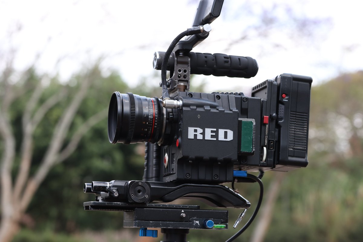 ReallyNowBro's tweet photo. This is a week for filmmaking and I am excited. #REDcinemacamera #filmmaking #steadicam #SetLife https://t.co/RjKvIW0j5t