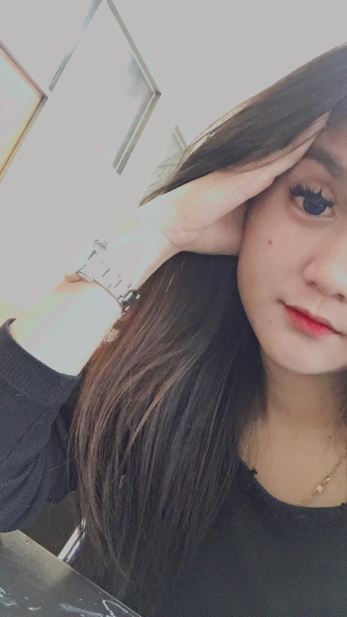 bbyysalmon's tweet photo. Pusing liat kamu https://t.co/w9reT5tJPN