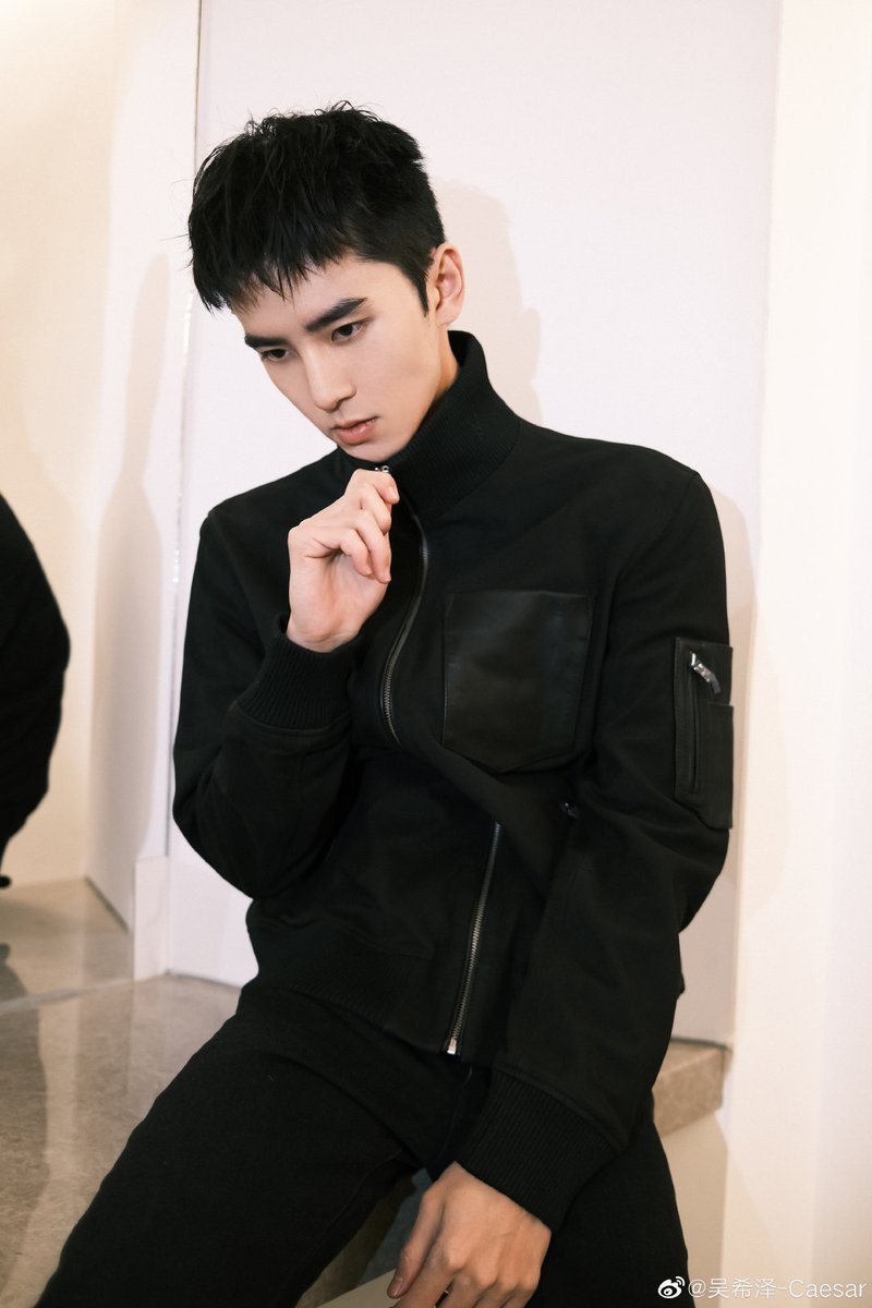 CaesarWuPH_'s tweet photo. 吴希泽-Caesar Weibo Update

you can never go wrong with black. 🖤

#CaesarWu
#WuXiZe
#CaesarWuPH
#WuXiZePH
#吴希泽 https://t.co/DdxmTSCS7l