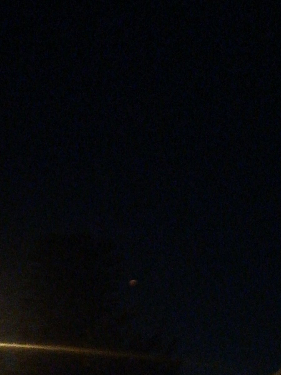 AdonisChantelle's tweet photo. 06h35 🌔🌘🌑 https://t.co/NV4ayWWlCF