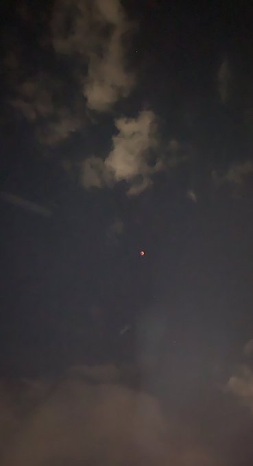 La &uacute;ltima foto del #EclipseLunar en la capital Del Valle del Cauca, el invierno o los chubascos repentinos<a href="/tag/eclipselunar"class="tags">#EclipseLunar</a>