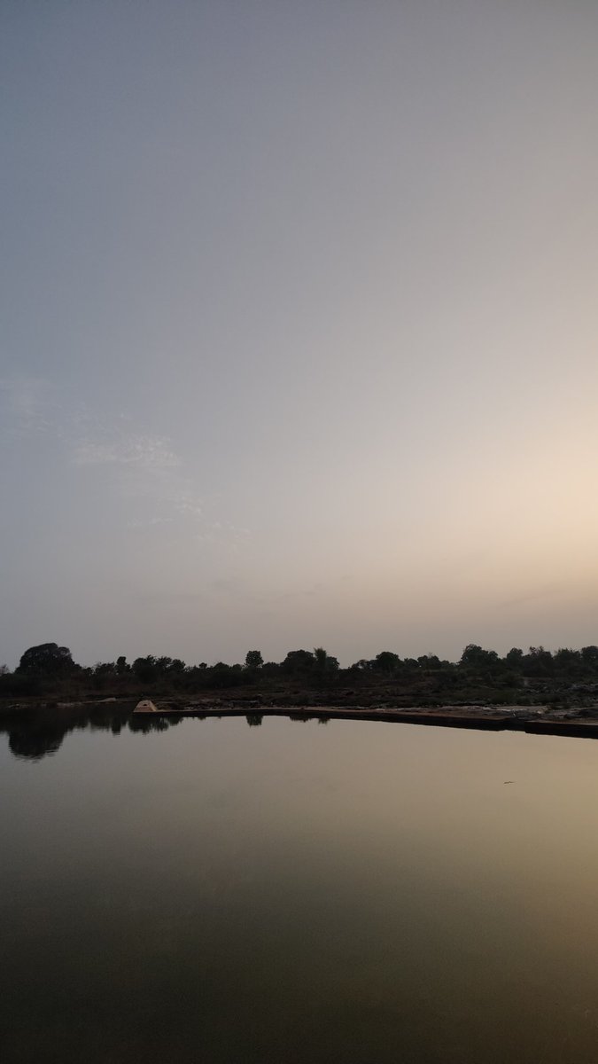 thesmitkevadiya's tweet photo. Some fav. sunsets π
#sunsets #outofthephone https://t.co/9ay7hmBGEw
