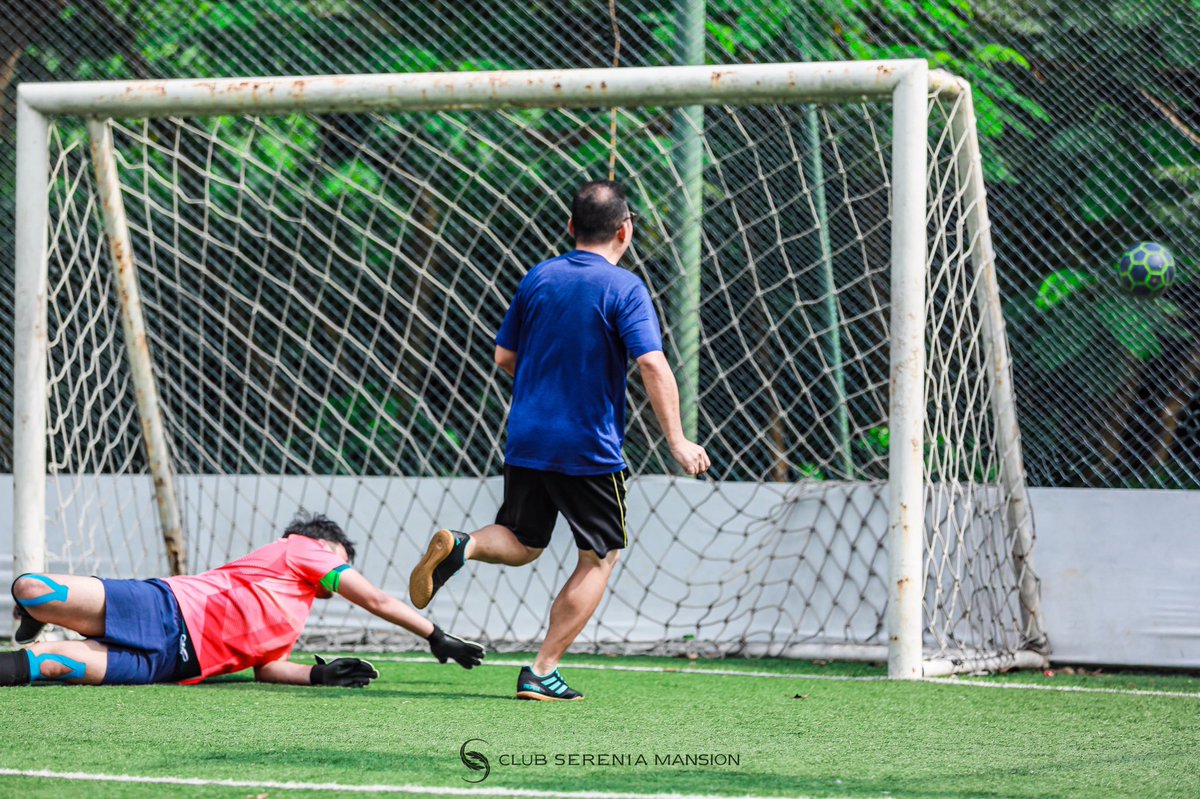 OPrawiranegara's tweet photo. Goal Keeping 🧤🧤⚽️ #Futsal https://t.co/1aXEuOFhiF