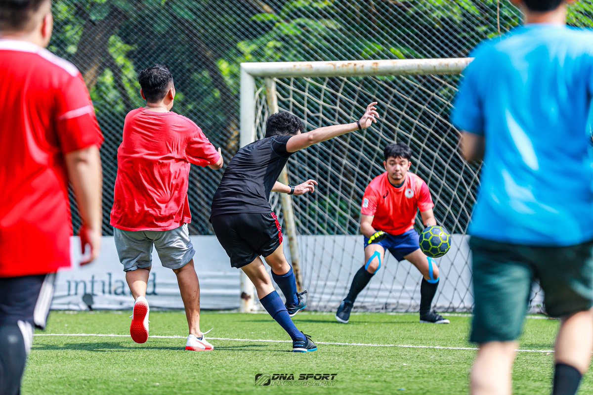 OPrawiranegara's tweet photo. Goal Keeping 🧤🧤⚽️ #Futsal https://t.co/1aXEuOFhiF