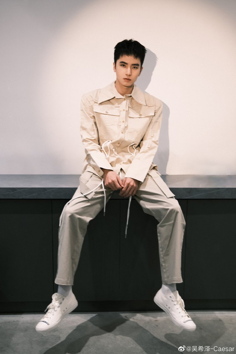 CaesarWuPH_'s tweet photo. 吴希泽-Caesar Weibo Update

blurry 💛

#CaesarWu
#WuXiZe
#CaesarWuPH
#WuXiZePH
#吴希泽 https://t.co/1VSRDWL72M