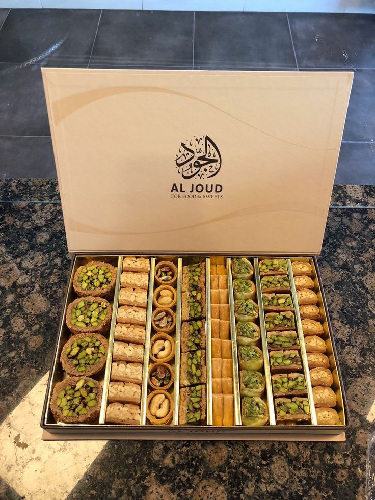 sindromerana's tweet photo. ️️

 ️️
The sweets as honey, Kunafe.
And blissful bites of Turkish Delight ready to serve for you ♡

(+) Foto Ekal yang imut tiada tara.

𝐒𝐞𝐥𝐚𝐦𝐚𝐭 𝐦𝐞𝐧𝐢𝐤𝐦𝐚𝐭𝐢! ♡
 ️️

 ️️ https://t.co/ibEWt1wtqj