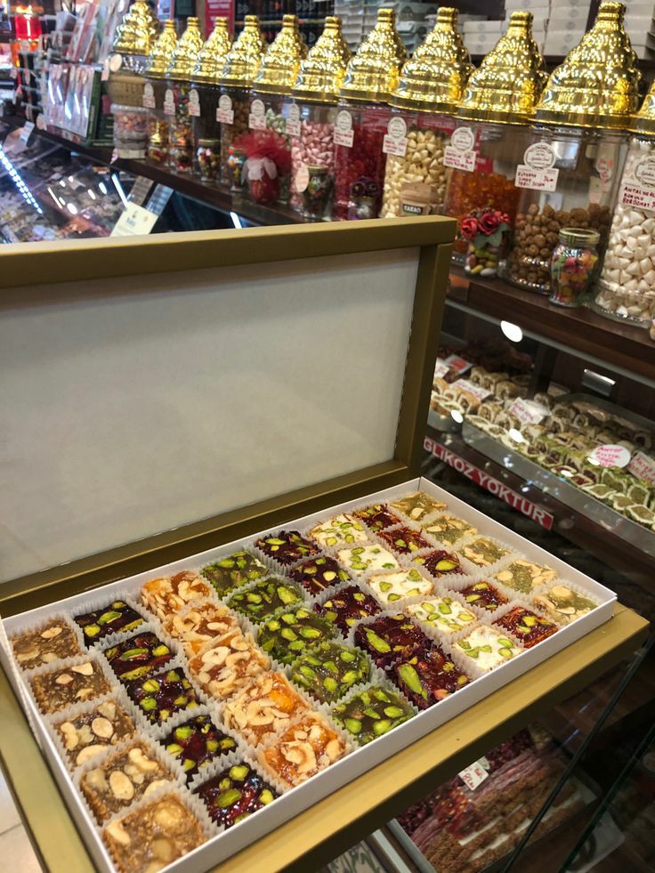 sindromerana's tweet photo. ️️

 ️️
The sweets as honey, Kunafe.
And blissful bites of Turkish Delight ready to serve for you ♡

(+) Foto Ekal yang imut tiada tara.

𝐒𝐞𝐥𝐚𝐦𝐚𝐭 𝐦𝐞𝐧𝐢𝐤𝐦𝐚𝐭𝐢! ♡
 ️️

 ️️ https://t.co/ibEWt1wtqj