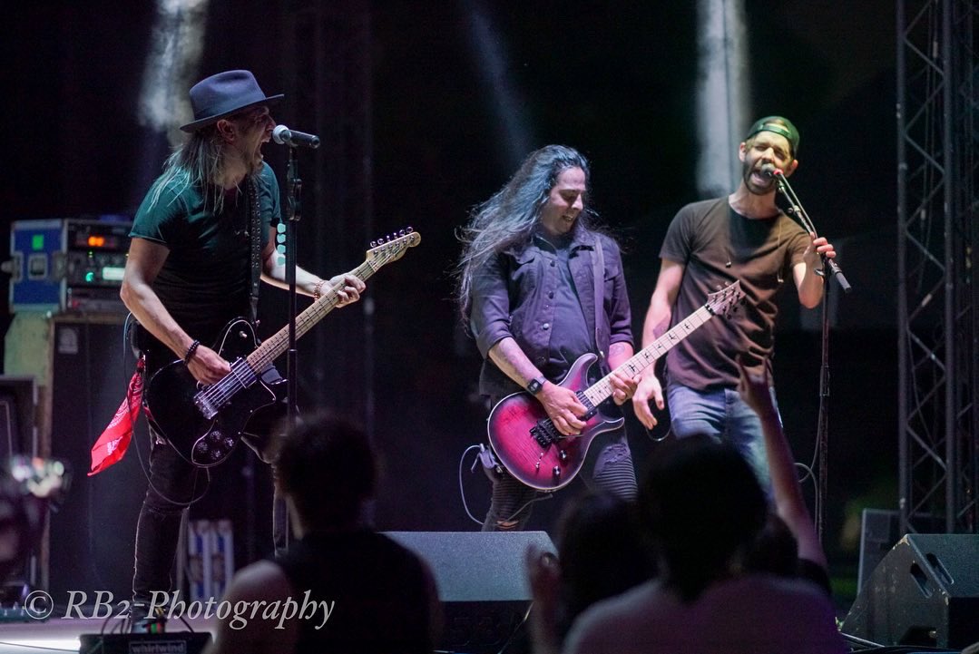 RB2Photography's tweet photo. Here’s a few I got for our friends @RockettQueen. 🎶🎸❤️🤘 https://t.co/W16mIvRrtO