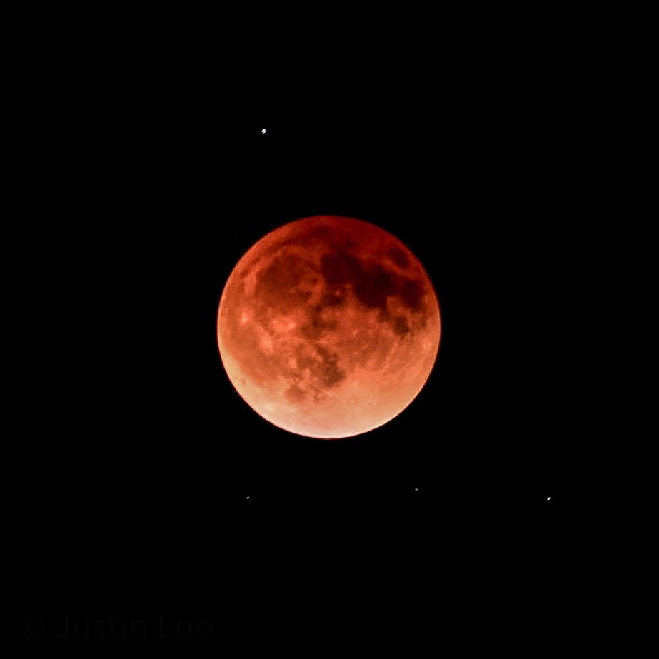 Bloody Sunday Moon after Friday the 13th. 

Did you guys catch it? 

#TotalLunarEclipse #bloodmooneclipse #BloodMoon https://t.co/HSGIwKFiux