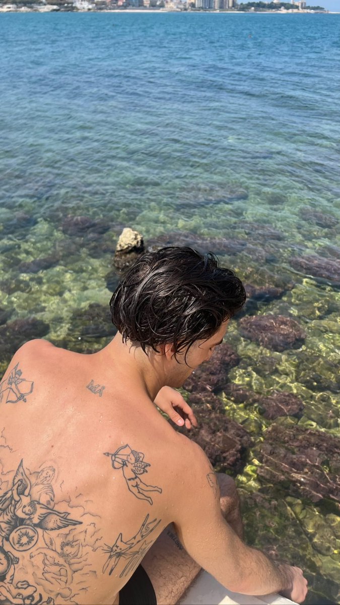 maneskinedits's tweet image. my favorite pictures of a work of art: