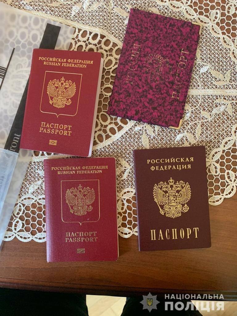 Ukraine_SID's tweet photo. ⚡️@NPU_GOV_UA detained two #collaborants in #Kyiv
Two businessmen ensured functioning of software for business activity of aggressor-state’s enterprises and illegal authorities, created on the temporary occupied territory of #DonetskRegion. https://t.co/nEDAPgLlRS