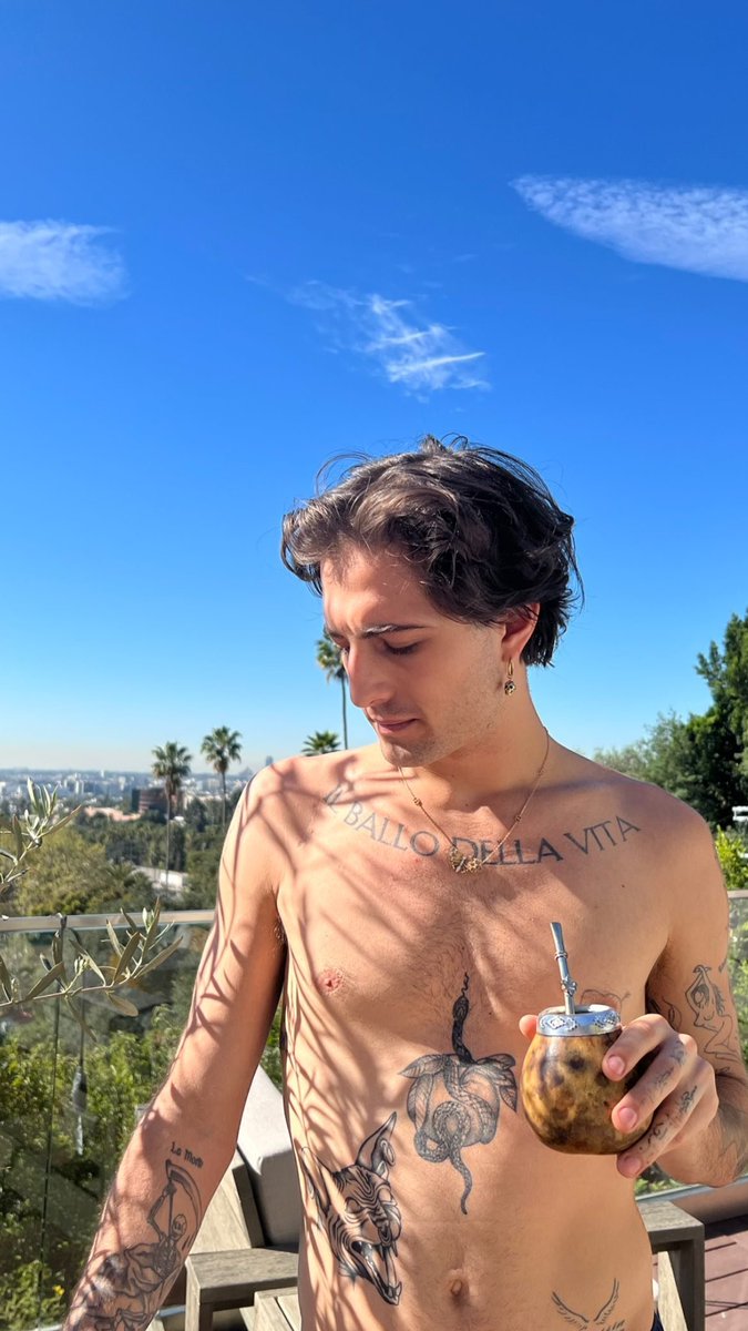 maneskinedits's tweet image. my favorite pictures of a work of art: