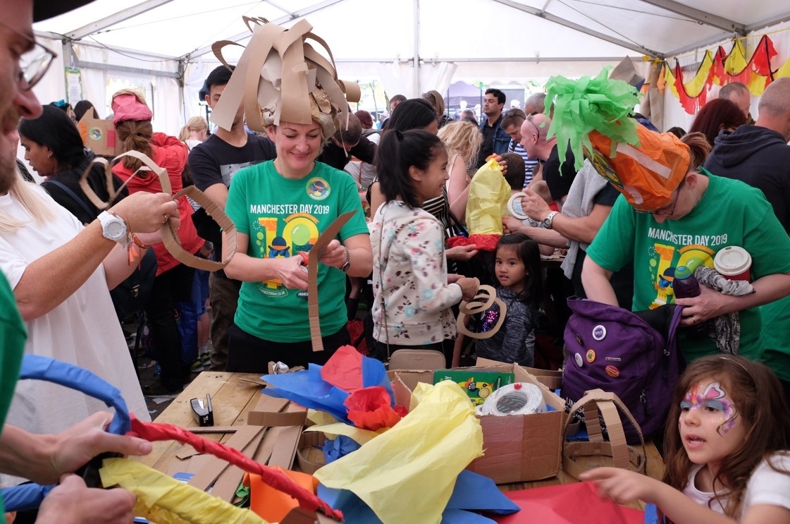 We're looking for volunteers.🤗

We have lots of exciting roles available on 19 June and in the lead up to #ManchesterDay.

Help bring our streets to life with colour, sound and spectacle in our most anticipated parade yet!

Sign up now: orlo.uk/fx8il