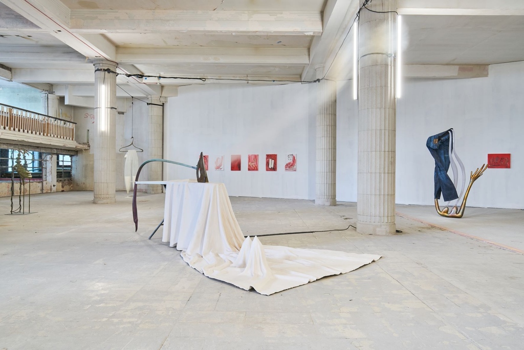 Biennial's tweet photo. This week marks a year since the indoor chapter of 'The Stomach and The Port' opened to visitors ✨
Did you know you can still view our #LB2021 exhibitions online via Matterport?
Head to the link below to explore 👇
https://t.co/xQt7E09aVr https://t.co/vMKayvODjk