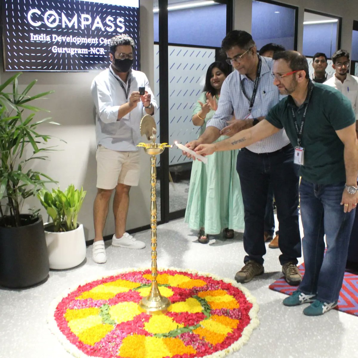 CompassIDC's tweet photo. Namaste Gurugram! 
Our Gurugram office was inaugurated by Anuj Mathur, Senior Director of Engineering! 
Below are a few clicks of our third home in India!!

#CompassIDCinGurugram #CompassIDC #CompassIndia #CompassRealEstate #CompassOffice #DelhiNCR #Gurugram #GurugramOffice https://t.co/mh7BppJA2Y
