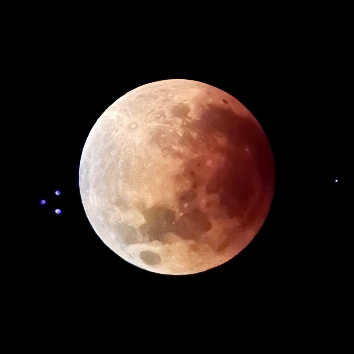 Total Lunar Eclipse (2022)  redd.it/uqn5vj