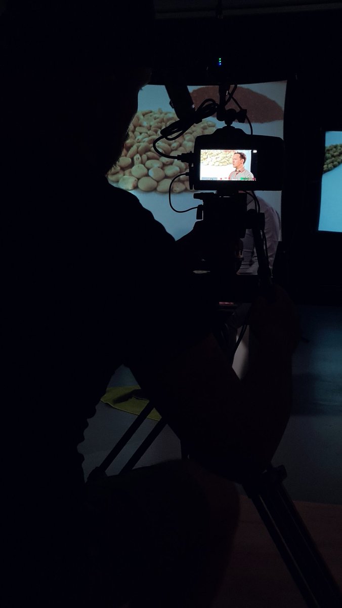 significantpic's tweet photo. Kann losgehen.. Studiodreh Sächsischer Gründerpreis by @futureSAX https://t.co/oDEnpWR3iX