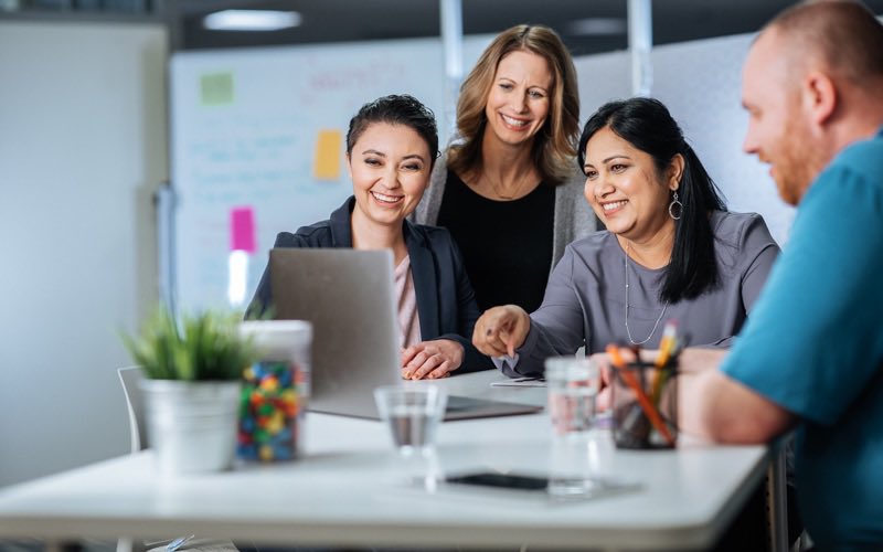 JohnRDallasJr's tweet image. “Putting employees first” and “putting customers first” forms a set of firsts among equals. #CognitiveAssociation between how leaders #think about employees and customers reveals need for #metathinking (i.e., #metacognition) to ensure best-effort outcomes. brand-studio.fortune.com/mutual-of-omah…