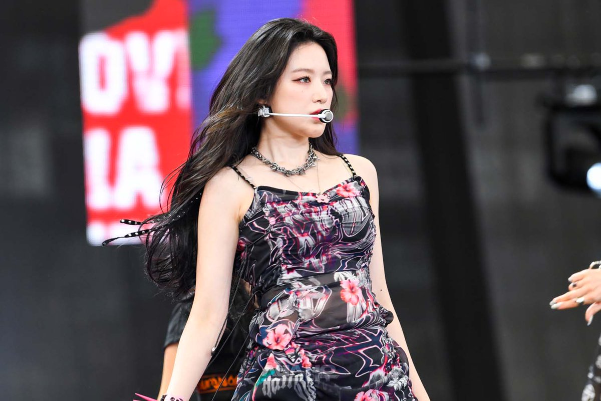 SBSNOW's tweet photo. 뜨거운 열기 가득한
케이팝 플렉스 현장 포토🔥

SBS <KPOP.FLEX>
☞ 5월 29일 [일] 밤 11시 5분 방송

#SBS #KPOPFLEX #케이팝플렉스
#여자아이들 #GIDLE https://t.co/DKLY6Q6cKt