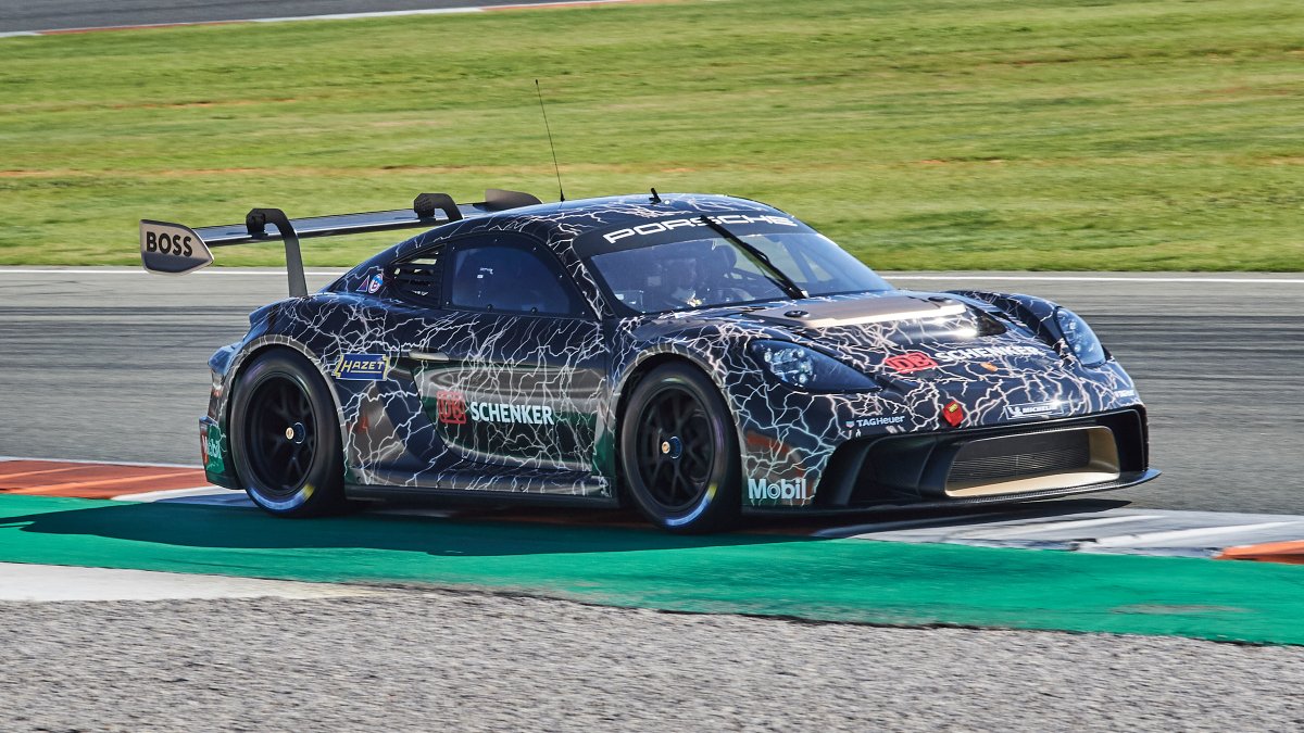 Porsche's new electric 718 GT4 e Performance one-make racer is a looking glass into the future of the electric performance car, <a href="/DickieMeaden/">Richard Meaden</a> gives us his verdict –  evo.co.uk/porsche/718-ca…