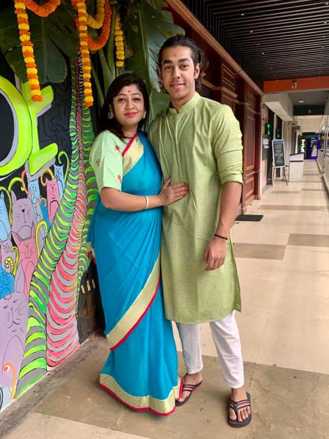 Ergode_inc's tweet photo. Whoever says a doting mother can't be an entrepreneur haven't met Payalh Agarwwal !
Our Senior Brand Manager Payalh Agarwwal didn't just hit the checkboxes of being an ideal mother and an entrepreneur - she rocked them.
#ergode #humansofergode #mompreneur #mom https://t.co/kwwi12hbAY