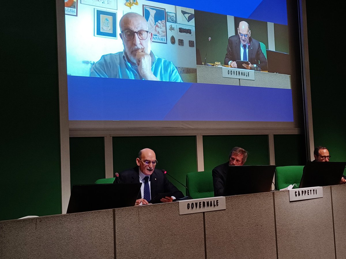 UITORINO's tweet photo. Una straordinaria lezione di storia, di attualità, di vita, per i giovani e la società civile | "Attenzione e impegno: la strada diritta, ragazzi, è una scelta"|l'esperienza del Generale #Governale interroga, sprona e trasferisce fiducia. Ognuno faccia la propria parte|#UISOCIAL https://t.co/slgYCiB7nf