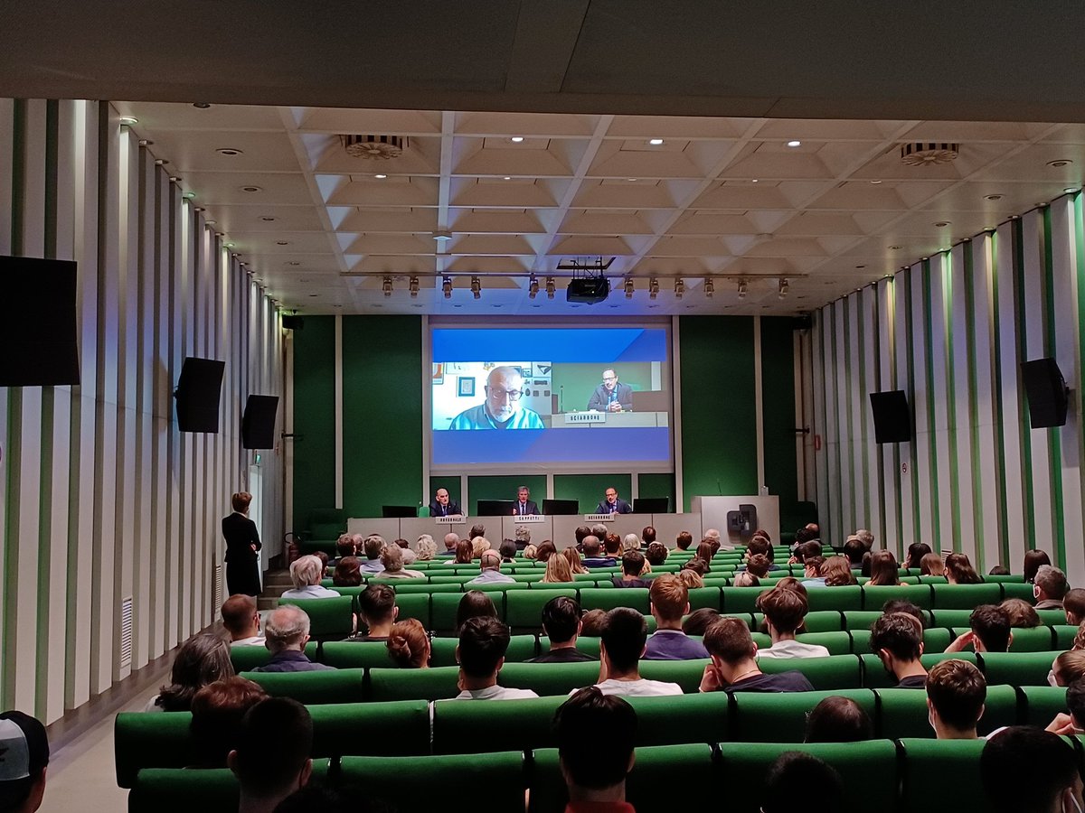 UITORINO's tweet photo. Una straordinaria lezione di storia, di attualità, di vita, per i giovani e la società civile | "Attenzione e impegno: la strada diritta, ragazzi, è una scelta"|l'esperienza del Generale #Governale interroga, sprona e trasferisce fiducia. Ognuno faccia la propria parte|#UISOCIAL https://t.co/slgYCiB7nf
