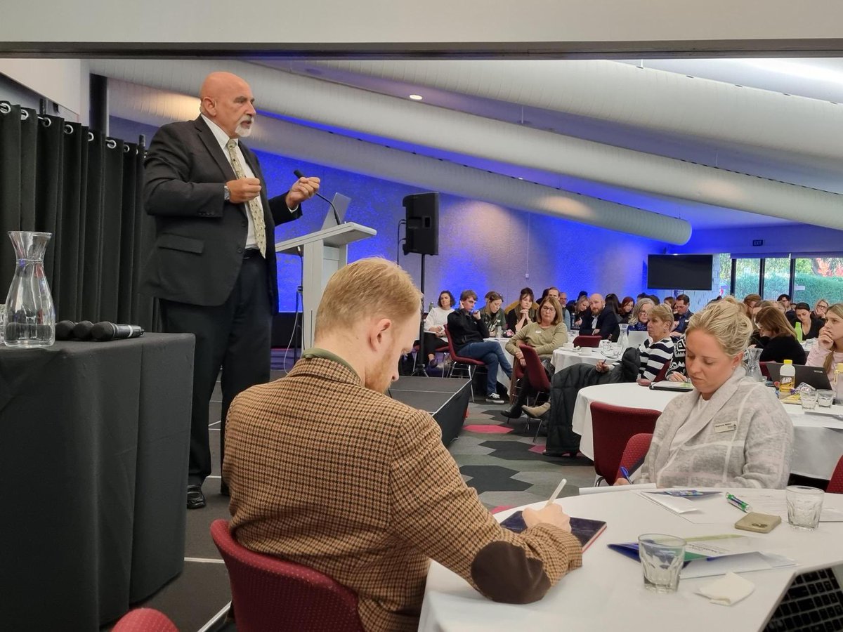 Leading a conference focussed on formative assessment with <a href="/dylanwiliam/">Dylan Wiliam</a>, featuring great school case study presentations from Docklands PS with Prin Adam Bright <a href="/BronRyrieJones/">Bron Ryrie Jones</a> &amp; <a href="/EminaMcLean/">Emina McLean</a> and Bentleigh West PS with <a href="/StevenCapp/">Steven Capp</a>, career bucket list ✅ Great job <a href="/CarrieWallis8/">Carrie Wallis</a>