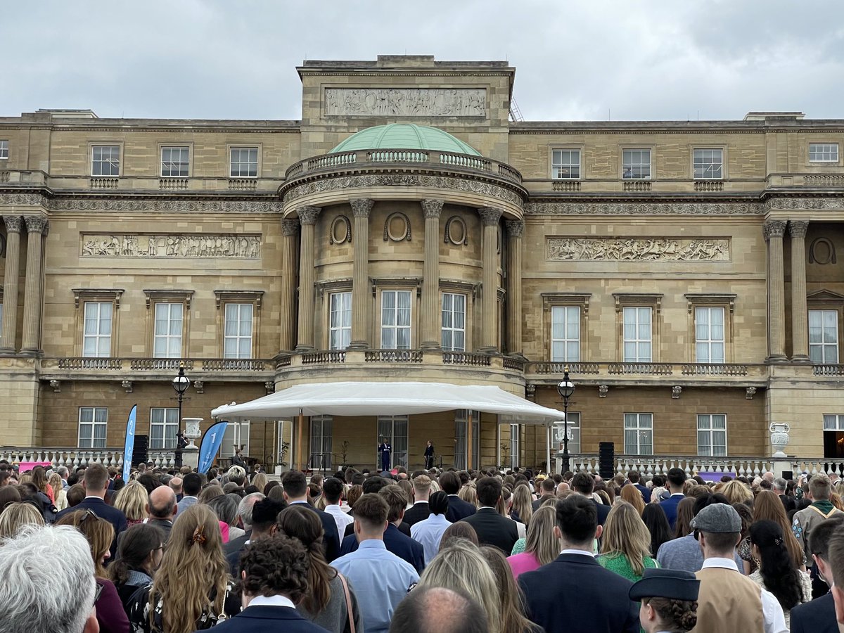 HRH Earl of Wessex congratulating Gold DofE award recipients today at Buckingham Palace: “Be proud of what you have achieved. Remember that others said they could do it, but you are the ones who finished it.” ⁦<a href="/SouthBromsHigh/">South Bromsgrove High</a>⁩ ⁦<a href="/DofECentral/">DofE Central England</a>⁩