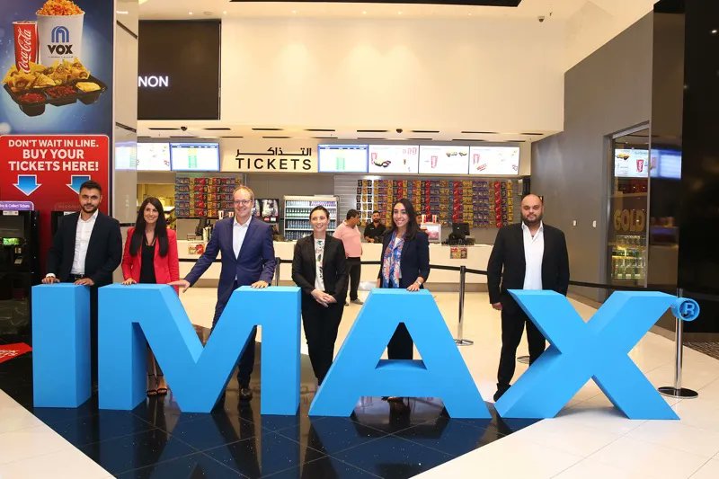 BeirutTownGuide's tweet photo. It's 2018, you wake up early and order a cheesy Man2oushe from Zaatar w Zeit for 2,000 LL. You go grab lunch at Roadster for 12,000 LL, then go watch your favorite movie in IMAX for 10,000 LL. Life is good. #lebanonelections2022 #lebanon https://t.co/LyrIqi2AMc