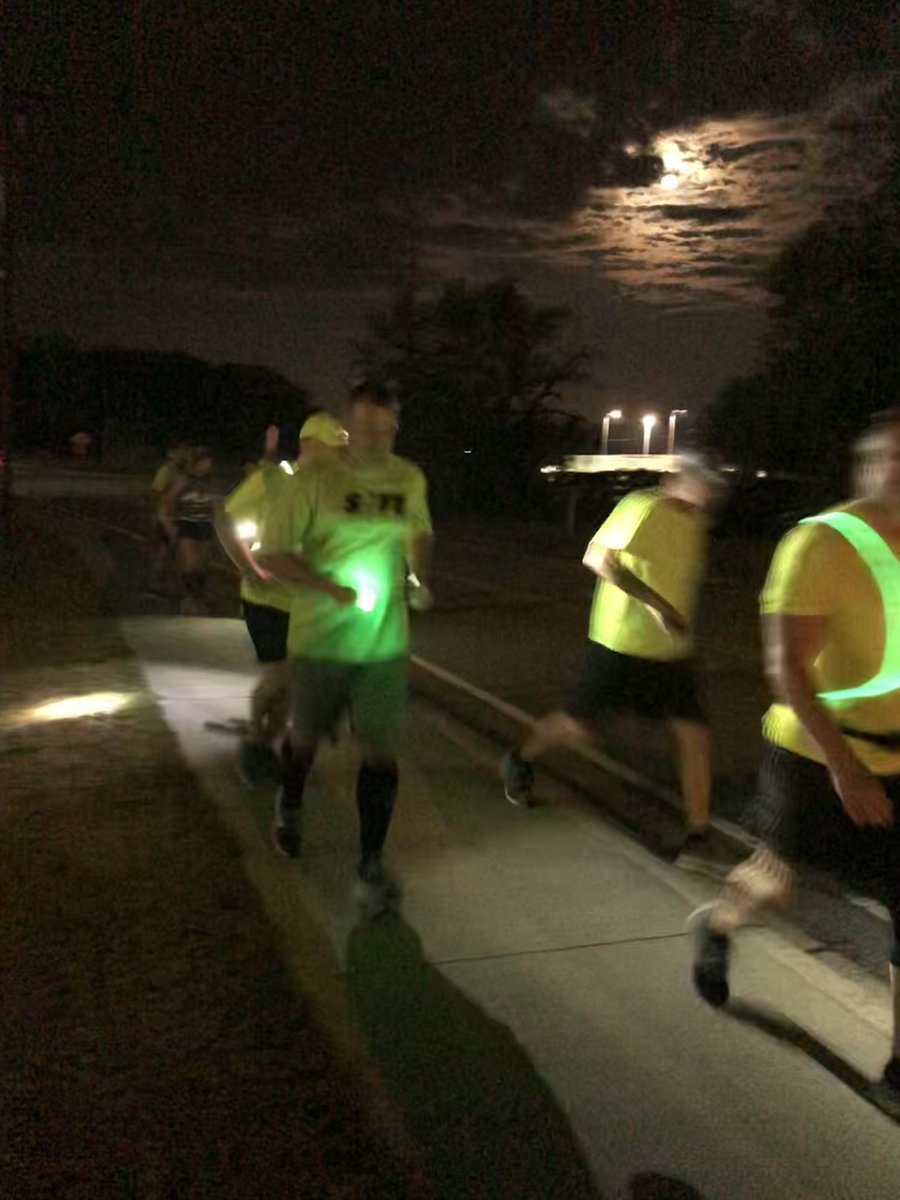 SAFELexington's tweet image. Hour 1 is done!
We kicked off the third annual 24/7 Safety Run this morning under a full moon. Throughout the week, there will be runners and walkers along Gibson Road and Duffie Drive to raise awareness of pedestrian safety in Lexington. Join us!