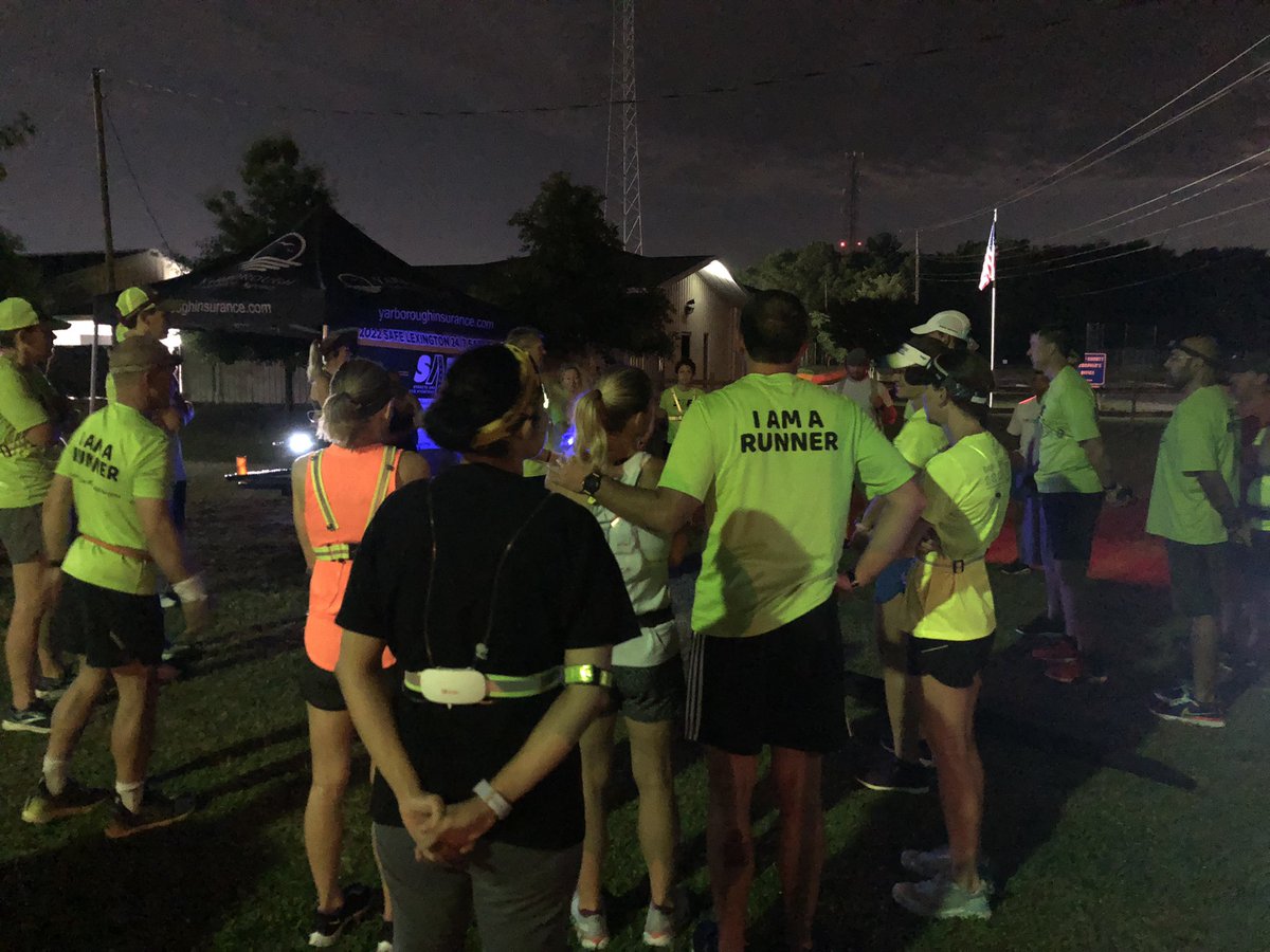 SAFELexington's tweet image. Hour 1 is done!
We kicked off the third annual 24/7 Safety Run this morning under a full moon. Throughout the week, there will be runners and walkers along Gibson Road and Duffie Drive to raise awareness of pedestrian safety in Lexington. Join us!