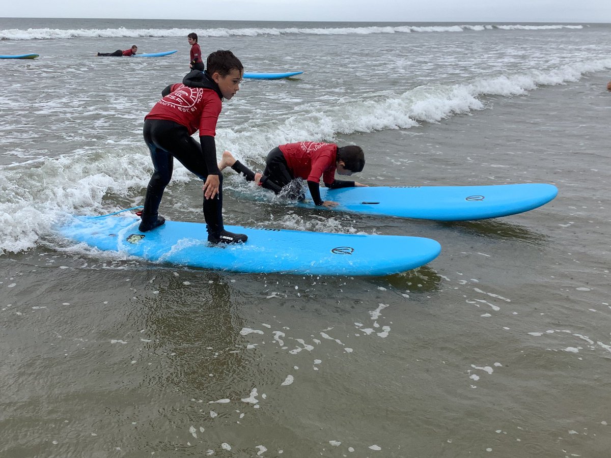 llanrhidianp's tweet photo. Surfs up! 🏄‍♀️Very proud of our ambitious pupils ☀️ not just developing their surf skills but developing their confidence and resilience 🏄‍♂️ @surfschoolwsf #LlanHealth #LlanCom #LlanFun https://t.co/i0xVSUhgUY