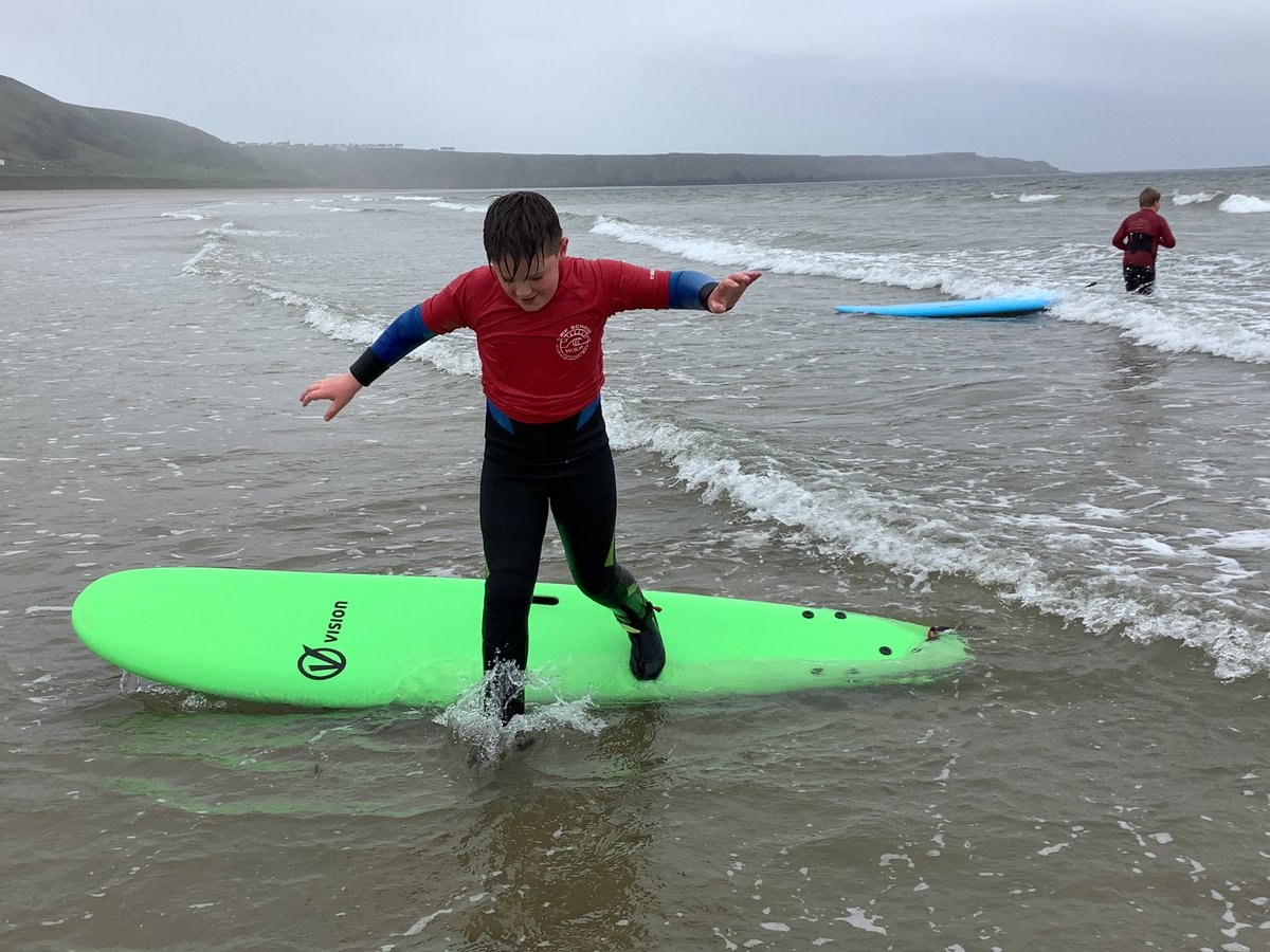 llanrhidianp's tweet photo. Surfs up! 🏄‍♀️Very proud of our ambitious pupils ☀️ not just developing their surf skills but developing their confidence and resilience 🏄‍♂️ @surfschoolwsf #LlanHealth #LlanCom #LlanFun https://t.co/i0xVSUhgUY