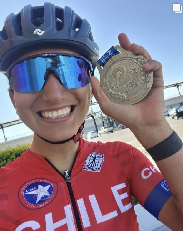 ChileFdn's tweet photo. Hola amigos de #despiertaconchv para seguir con las noticias deportivas lo prometido es deuda, aquí las preseas en el Panamericano de ruta. Catalina Soto 2da y Vicente Rojas 3ro. https://t.co/VbBwXWuRPO