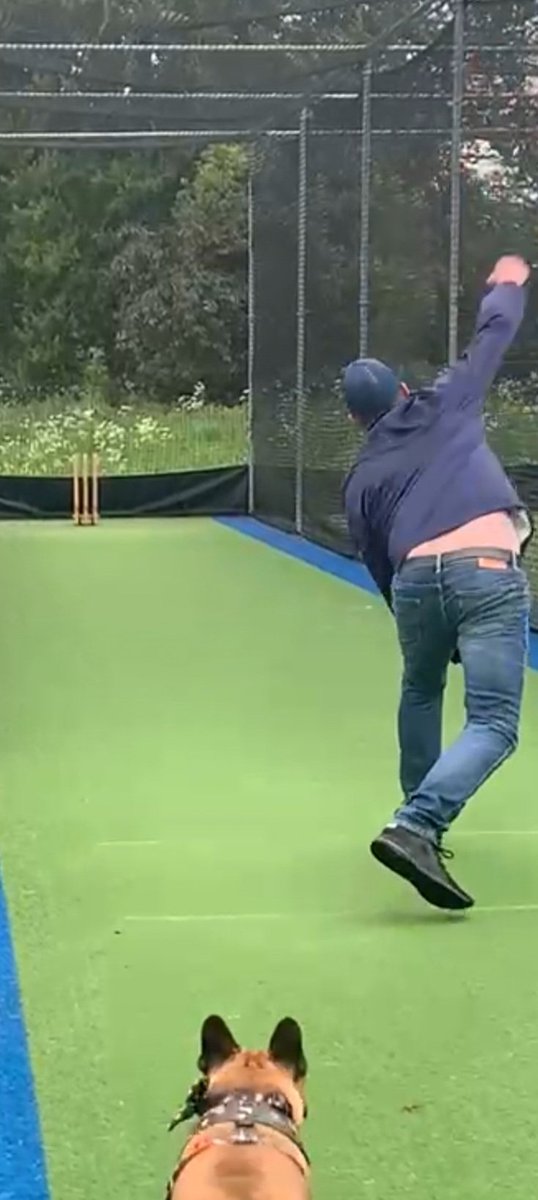 JamieGilo's tweet photo. Been a while since I did this. Still hit the top of middle & off on the 3rd practice ball! #cricket #lineandlength ๐ https://t.co/S0ri6Qqsu9