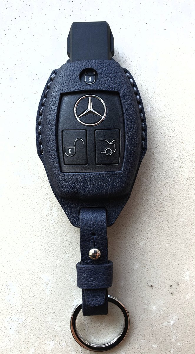 Найзынхаа түлхүүрийг арьсаар гоёчихлоо ямар болж андуууудааа.