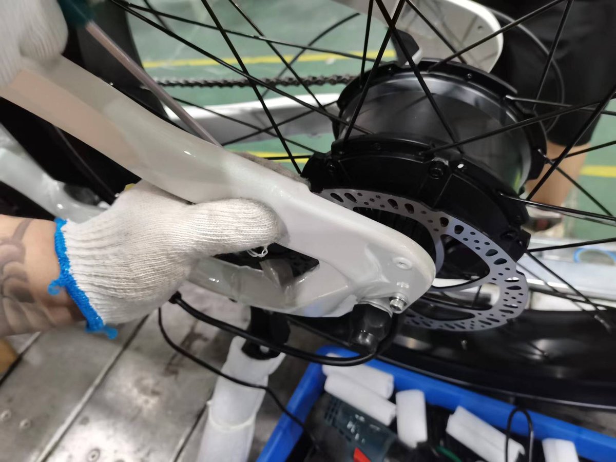 HaidongB's tweet photo. New week New energy🛠️🛠️
Begin your week in a good mood🌟🌟
Ebikes in Stock. 7-days Fast Delivery. Accept Customization and Dropshipping. Small MOQ to Wholesale Ebikes. Factory Direct Price, No Middleman. 
#ebikes #wholesale #ebikeshop #cycle #fattires #B2B #escooter #ODM #factory https://t.co/OaGOQWwxts