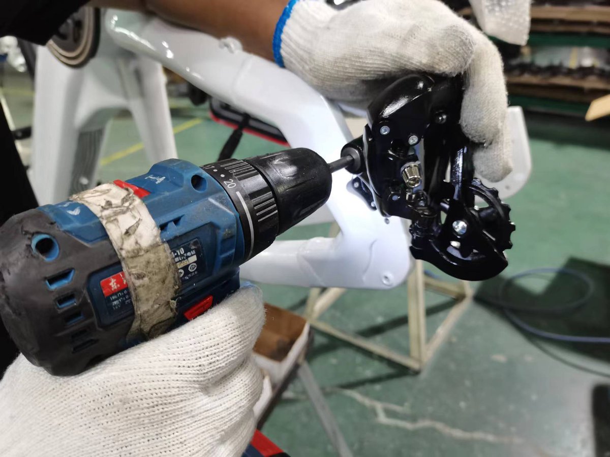 HaidongB's tweet photo. New week New energy🛠️🛠️
Begin your week in a good mood🌟🌟
Ebikes in Stock. 7-days Fast Delivery. Accept Customization and Dropshipping. Small MOQ to Wholesale Ebikes. Factory Direct Price, No Middleman. 
#ebikes #wholesale #ebikeshop #cycle #fattires #B2B #escooter #ODM #factory https://t.co/OaGOQWwxts