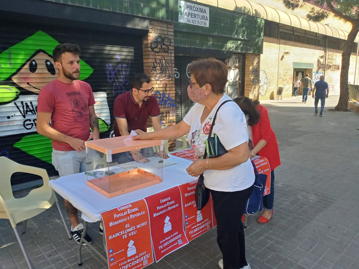 #Badalona 

5️⃣5️⃣6️⃣ Vots totals
5️⃣2️⃣3️⃣ Vots republicans
2️⃣9️⃣ Vots monàrquics
4️⃣ Vots blancs/nuls