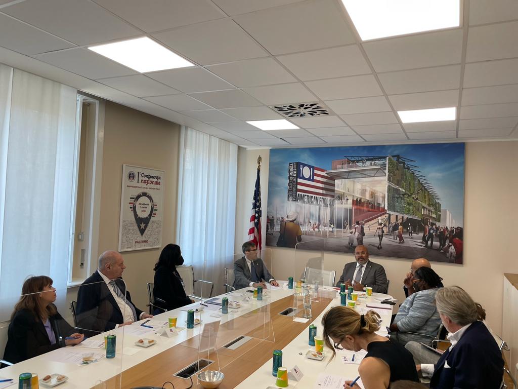 Arun Venkataraman, U.S. Assistant Secretary of Commerce e <a href="/EximBankUS/">U.S. Export-Import Bank</a> hanno incontrato @amchamitaly Board Member per parlare dei temi in discussione presso il Trade and Technology Council (TTC) e per analizzare le prospettive future delle relazioni commerciali tra 🇮🇹, 🇺🇸 e 🇪🇺