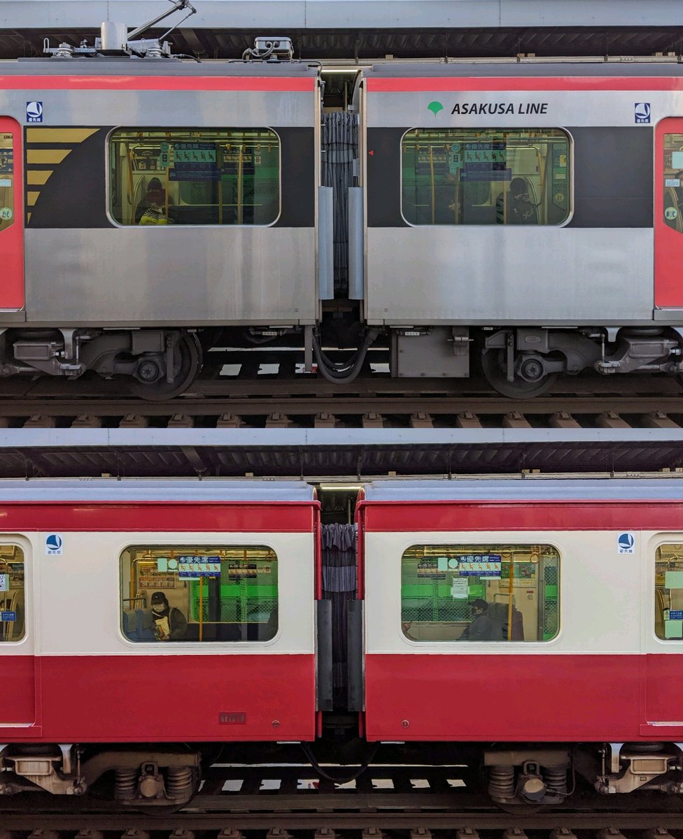 京急新1000形 上：17〜19次車 下：20次車 Le Ciel 20次車では雨樋が