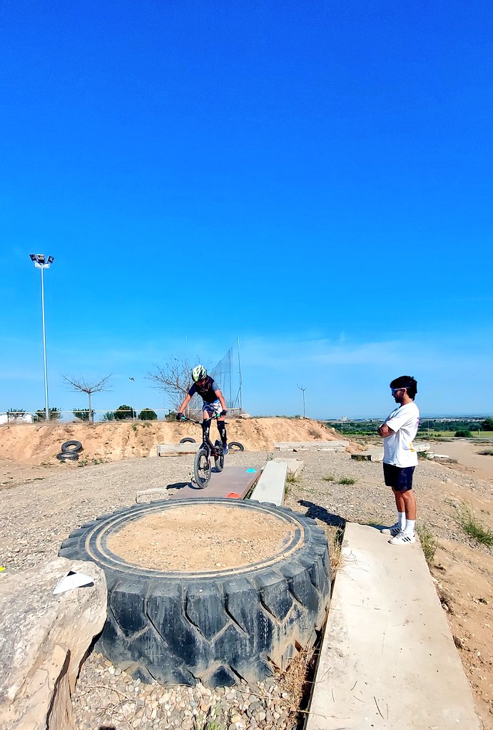 West_trialbici's tweet photo. Poc a poc la família de trialeros va creixent 😬💪! Ampliem a dos dies els entrenaments, dimecres i divendres #fembase #femescola #tecnificacio #torrelameu #lleida @fembaselleida 👉 informa't 633 79 99 39 @West_trialbici @AjuntTorrelameu https://t.co/rQYGOvrtfR