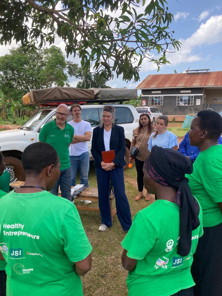 Amazing how our partner ‘Healthy Entrepreneurs’ manages to reach out to the smallest, remotest communities in #Uganda to bring healthcare to the people and connect them to real-time doctors back in Kampala! Another project we are proud of to be able to support! @hesocialimpact