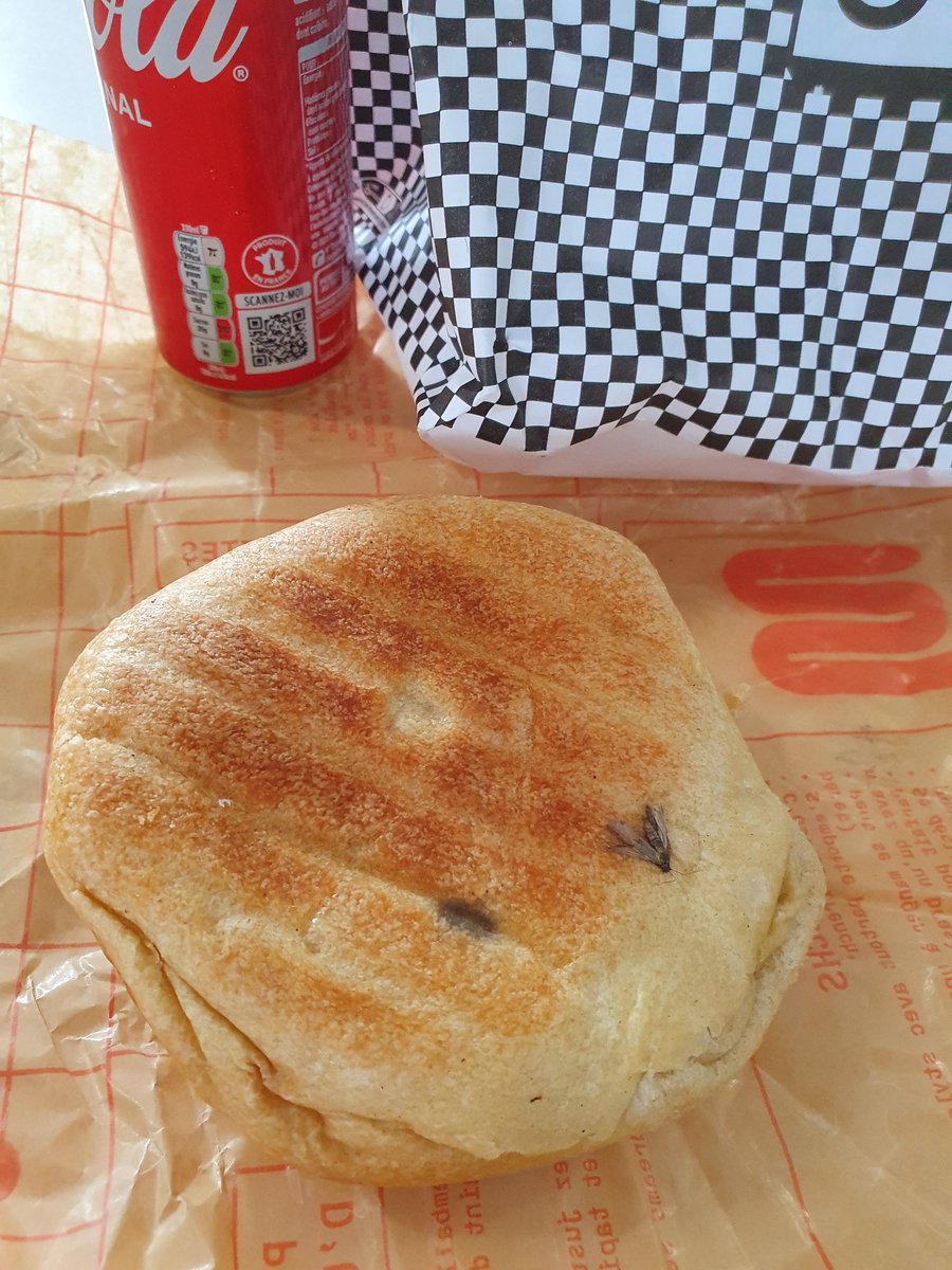 Method_Fresh's tweet photo. Merci pour le rebranding @Refectoryclub ! Par contre l'augmentation des prix c'est pour le bonus viande ou pas ? https://t.co/WBWACYYp9I