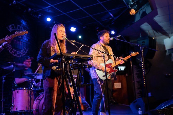BadOwlPresents's tweet photo. Total vibes from @ourbandlakes at @StrangeForms 2022.
๐ธ - @shaunypugh
#StrangeForms #SF22 https://t.co/9BitIxUben