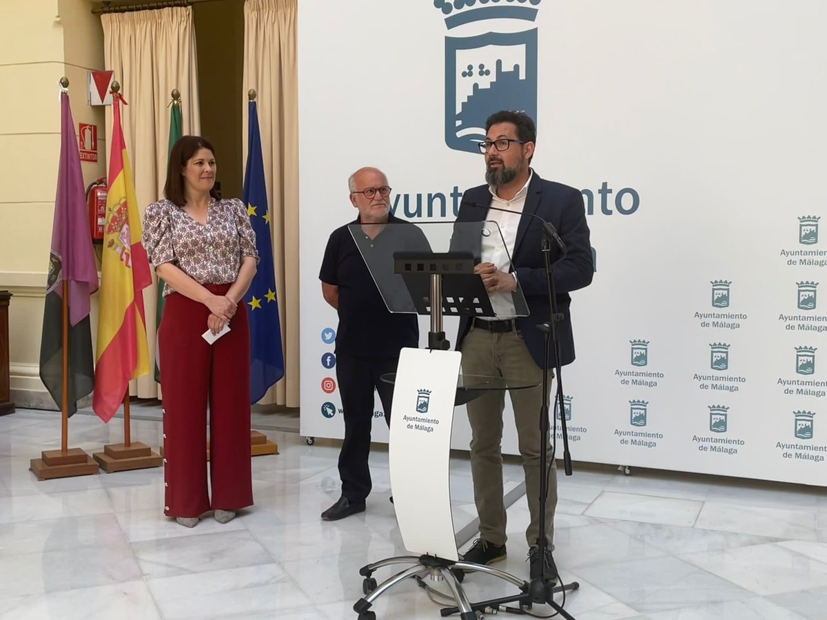 malaga's tweet photo. Los ediles de @deportemalaga, @NoeliaLosadaCs, y Derechos Sociales, @fjpomares, han presentado la I edición de #EpikTour, carrera solidaria de @fedeepilepsia, que se celebrará en @malagaport el domingo 22 bajo el lema ‘Ponle fin al estigma’. Inscripciones: https://t.co/Xg8UARyLHz https://t.co/c9TPAjvwaN