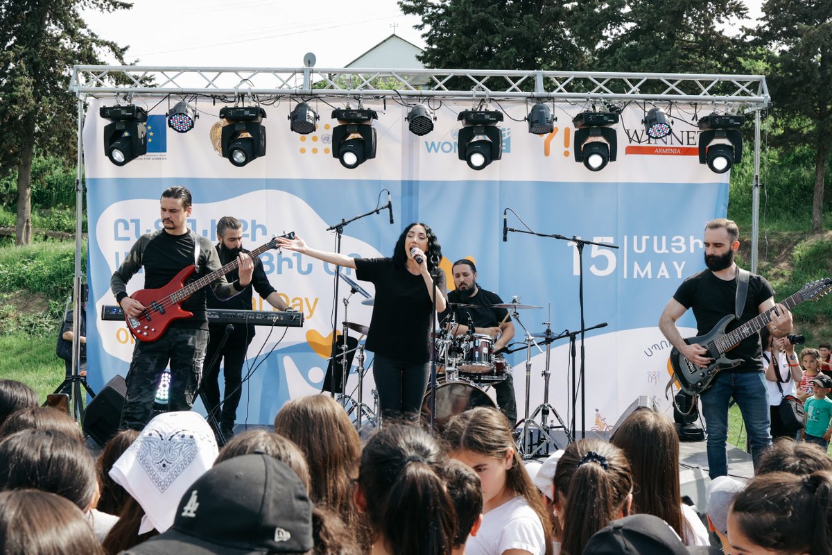 UNFPAArmenia's tweet photo. Jointly marked #InternationalDayofFamilies in Tavush region w/ a bicycle race from the Ijevan #FamilyCorner, fun outdoor #family competition in #Achajur, and a concluding concert by AdanaProject.
@EU_Armenia @unwomeneca @OmbudsArmenia @unfpaeecaro @YIC_Gyumri #WinnetArmenia https://t.co/pTaDTWp0E1