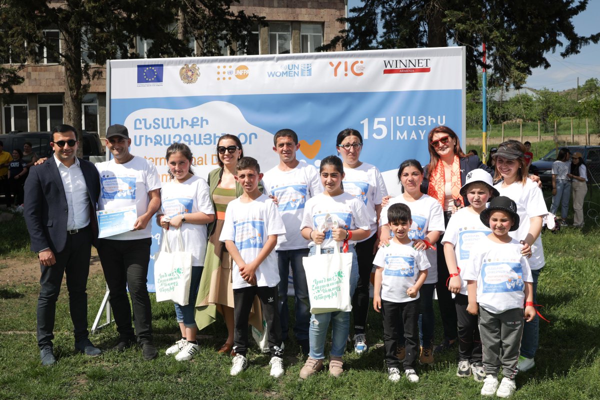 UNFPAArmenia's tweet photo. Jointly marked #InternationalDayofFamilies in Tavush region w/ a bicycle race from the Ijevan #FamilyCorner, fun outdoor #family competition in #Achajur, and a concluding concert by AdanaProject.
@EU_Armenia @unwomeneca @OmbudsArmenia @unfpaeecaro @YIC_Gyumri #WinnetArmenia https://t.co/pTaDTWp0E1